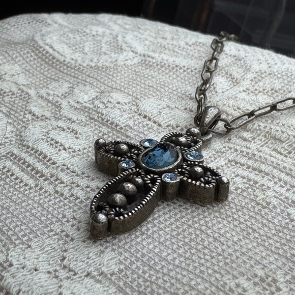 1928 Jewelry Co Blue Rhinestone Cross Necklace Antiqued Silver Tone Victorian - Picture 3 of 5